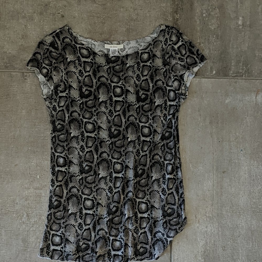 So Low Snakeskin Print T-shirt Size Small